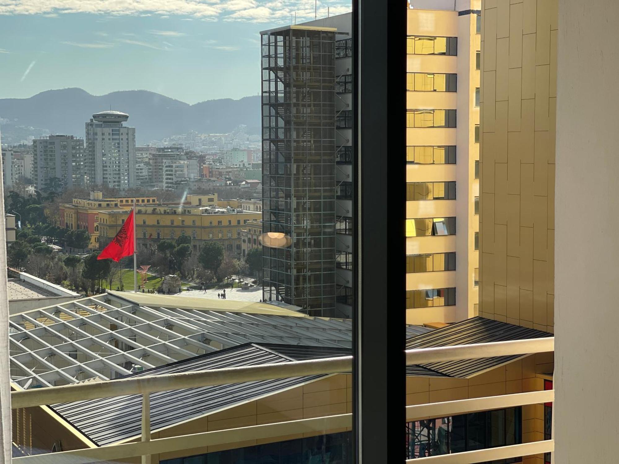 Rooftop Тирана Экстерьер фото